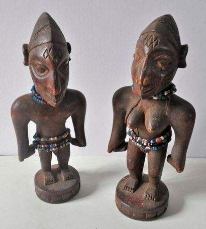  Statuette en bois sculpté: Le couple. IBIDJI. Ht. 21cm