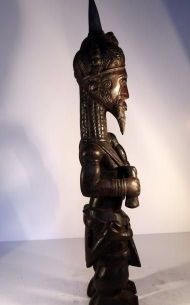  Luluwa -RDC du CONGO , ex Zaïre -Statue de Chef, très belle sculpture représentant...