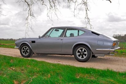 FIAT DINO 2400 Coupé - 1972 Présentée en 1967, la Fiat Dino, déclinée en coupé et...