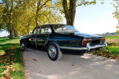 JAGUAR XJ6 2.8L S1 - 1969 Apparue en 1968, la Jaguar XJ6 fut une véritable révolution...