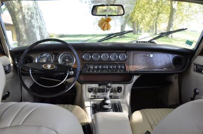 JAGUAR XJ6 2.8L S1 - 1969 Apparue en 1968, la Jaguar XJ6 fut une véritable révolution...