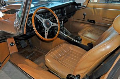JAGUAR TYPE E Coupé V12 - 1973 Lancé en 1961 pour remplacer la fameuse XK, la Type...