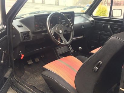 VOLKSWAGEN GOLF GTI - 1983 Présentée en guise de succession à la Volkswagen Coccinelle,...
