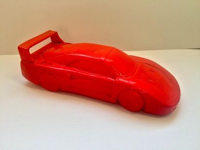 null Statuette Ferrari F40 en faïence émaillée rouge. Long 31 cm. Revendue sur folle...