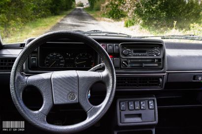 VOLKSWAGEN GOLF GTI 1986 Présentée en guise de succession à la Volkswagen Coccinelle,...