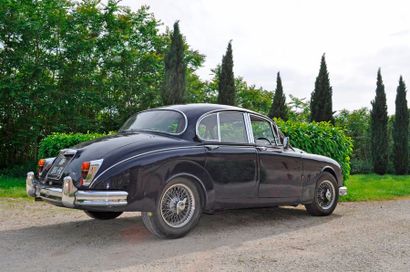 JAGUAR MK2 2.4L 1967 Introduite en 1959 comme étant la berline de série la plus rapide...