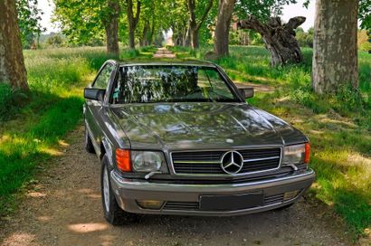 MERCEDES BENZ 560 SEC 1988 Donnant suite à une longue tradition de coupés Grand Tourisme,...