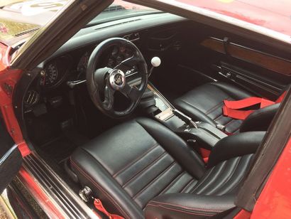 CHEVROLET CORVETTE C3 - 1976 Construite de 1968 à 1982, la Corvette C3 est sans doutes...