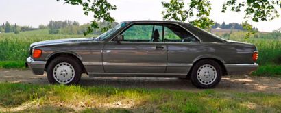 MERCEDES BENZ 560 SEC - 1988 Donnant suite à une longue tradition de coupés Grand...