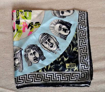 VERSACE Foulard en soie à motif de personnages (40x40cm)