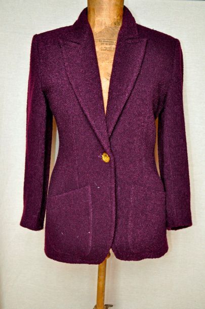 Yves Saint LAURENT Veste blazer couleur violette. T. 40