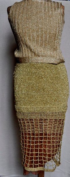 DONNA RUMMA Ensemble couture jupe-top en fil métallisé doré, fond en mousseline avec...