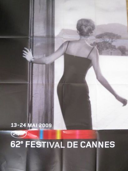 null "FESTIVAL DE CANNES" affiche 1,20 x 1,60 officielle représentant "L’AVENTURA"...