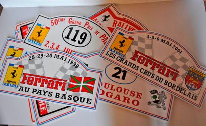 Lot de 12 plaques, rallyes et circuits historiques...