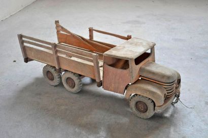 Camion en bois, jouet ancien