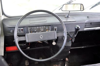 1981 – Renault 4 TL 



Lancée en 1961, la Renault 4 (pour 4 chevaux fiscaux) fut,...