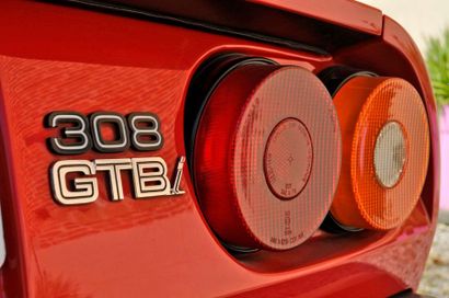 1982- Ferrari 308 GTBi 



Sortie en 1975, au Salon de Paris, la 308 dessinée par...