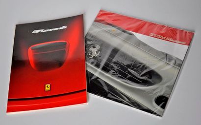 null Lot de deux brochures relatives aux Ferrari 550 et 575 M Maranello