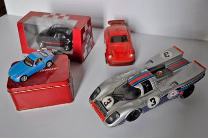 null Lot de 4 maquettes Porsche, Fiat, Alfa Roméo