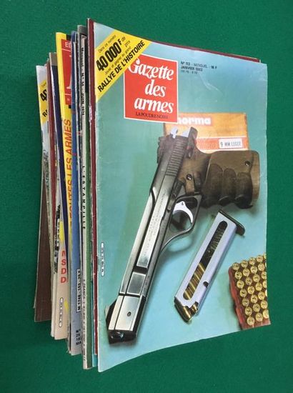 null Lot de 43 magazines dont 38 numéros du "Gazette des Armes" années 80 