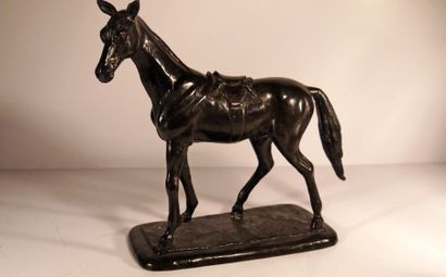 null Cheval en bronze - H : 33 cm - L : 32 cm - l : 14 cm 