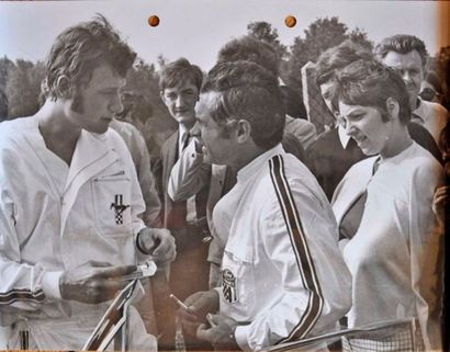 Johnny HALLYDAY Johnny et Henri Chemin, avant la course en juin 1967. Photo de M.L...