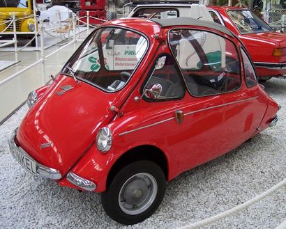 HEINKEL KABINE - 1957 

Ernst Heinkel, constructeur d’avion pour la Luftwaffe, comme...