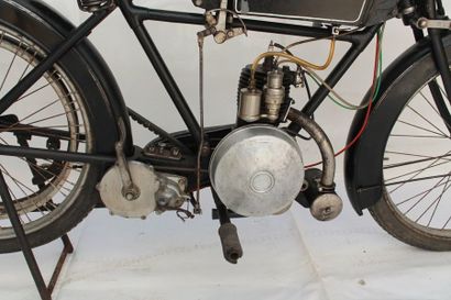 EXCELSIOR VILLIERS – 1923 

Apparue sur le marché en 1913, cette moto anglaise à...