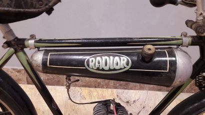 RADIOR BMA Radiorette vers 1930/1935 

Cette moto est créée en 100 cm3 pour éviter...