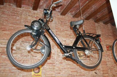 VELOSOLEX MOTOBECANA 3800 à partir de 1975 

Ce cyclomoteur a duré de 1946 à 1988,...