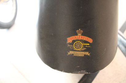ROYAL ENFIELD – 1930 

N° 55441

Crée en 1901 cette marque anglaise, une des plus...