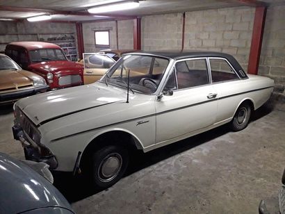 FORD TAUNUS 17M 1963 N° de Série : 211S1182259
C’est la Ford allemande familiale,...