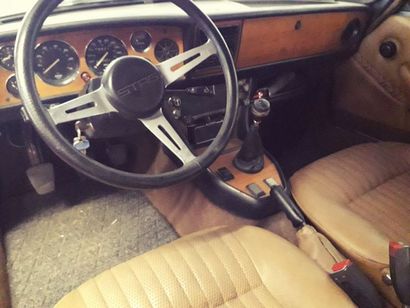 TRIUMPH STAG Cabriolet 1974 N° de Série : LD31093LO

Produite de 1970 à 1977, équipée...