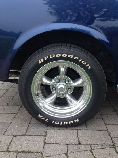 FORD MUSTANG 1965 N° de châssis : 5R07C153263
Equipé du V8, 4,7L, c’est la Mustang...