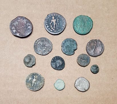 null Lot intéressant de monnaies romaines, du Ier au Ivème siècle