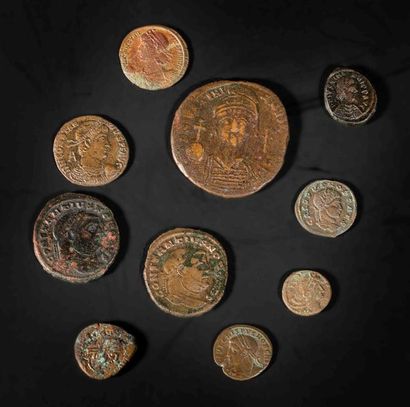 null Dix monnaies bronzes antiques.Epoque diverses.