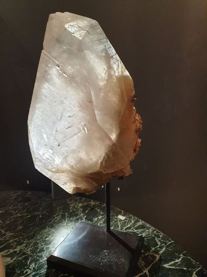 null Curieux monocristal de quartz.H:30cm.