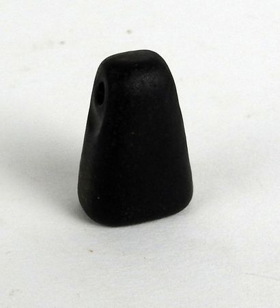 null Cachet gravé en creux d'un personnage

Pierre noire 2,3 cm

Epoque antique