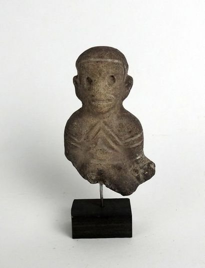 null Grande statuette en terre cuite

9,5 cm

Art précolombien Ier millénaire ap....