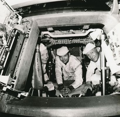null Nasa. Les 3 astronautes de la Mission APOLLO 11 à l'entrainement à l'intérieur...