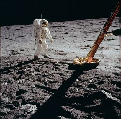 null Nasa. GRAND FORMAT. Mission Apollo 11. La célèbre photographie de l'astronaute...
