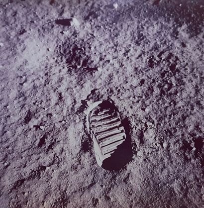 null Nasa. La botte de Buzz Aldrin et son empreinte dans le sol lunaire. Cette photographie...
