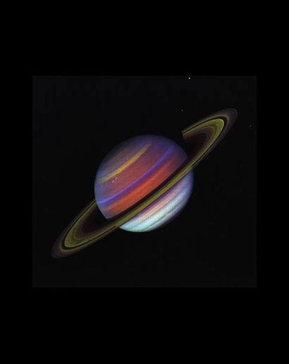 null Nasa. Sonde spatiale VOYAGER 2. Les anneaux de Saturne sont brillants et son...