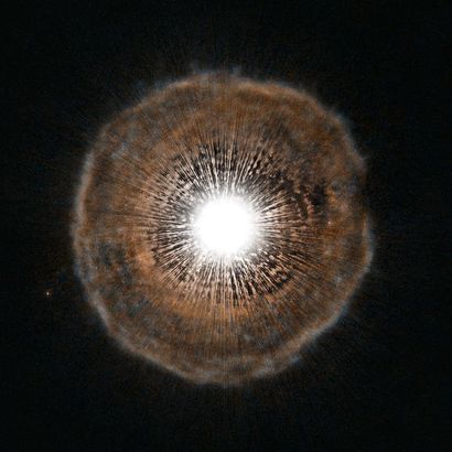null Nasa. Le télescope HUBBLE observe ici un rare type d'étoile dont l'atmosphère...