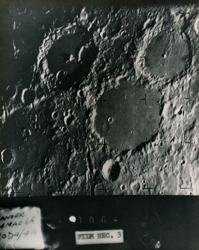 null NASA. Belle vue du sol lunaire à l'approche de l'impact depuis la sonde RANGER...