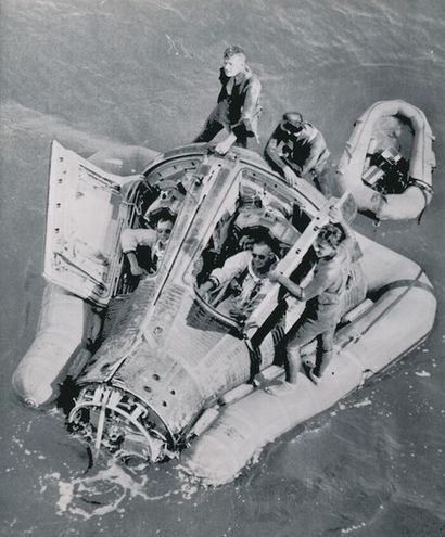 null Nasa. Récupération en mer des astronautes David Scott et Neil Armstrong, Mission...
