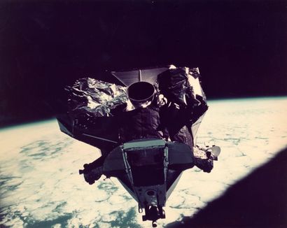 null Nasa. Module lunaire "Spider" d'Apollo 9 en expérimentation spatiale dans l'orbite...