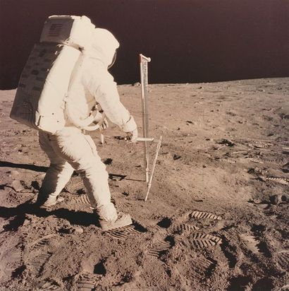 null Nasa. Mission historique Apollo 11. Au cours de la célèbre "Moon Walk", les...