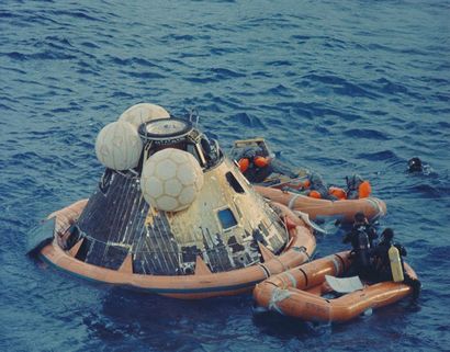 null Nasa. Arrivée dans l'Océan Pacifique des astronautes de la Mission APOLLO 11....