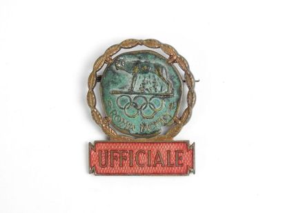 null Officiel Badge en bronze patiné cartouche émaillé rouge
47 x 38 mm